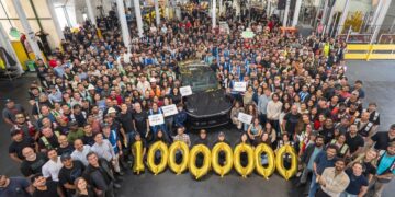 Η παραγωγή της Tesla έφτασε τα 10.000.000 ηλεκτρικά οχήματα (+video)