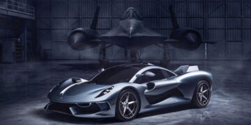 Hennessey Blackbird: Με 850 άλογα, χειροκίνητο κιβώτιο και καθόλου οθόνες