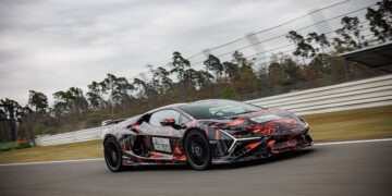 Με ρεκόρ από τα… πιτς η νέα Lamborghini Revuelto SV (+video)