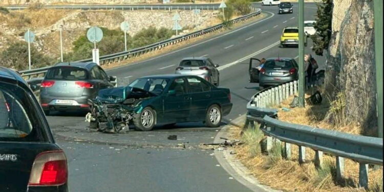 Ακόμα ένα τροχαίο με επικίνδυνες συνέπειες στη Λεωφόρο Αθηνών–Σουνίου!