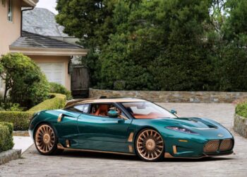 Η Spyker επέστρεψε με supercar 800 ίππων και χειροκίνητο κιβώτιο