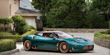 Η Spyker επέστρεψε με supercar 800 ίππων και χειροκίνητο κιβώτιο