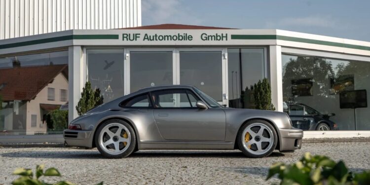 Μοιάζει με Porsche, αλλά δεν είναι!