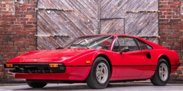 Γιατί η Ferrari επέλεξε το fiberglass στην υπερσπάνια 308 GTB