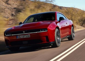 Το Dodge Charger κάνει ντεμπούτο στην Ευρώπη
