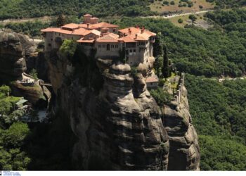 Μαντόνα: Η απροειδοποίητη επίσκεψη στα Μετέωρα και η ιδιωτική συνάντηση με τον ηγούμενο - ertnews.gr