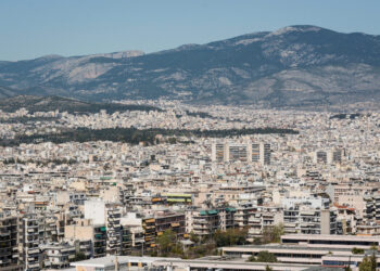 Βραχυχρόνιες μισθώσεις: Η Ελλάδα «σπάει» το φράγμα των 200 ευρώ και ξεπερνά την Ευρώπη