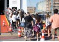 Κορυφώνεται η έξοδος του Αυγούστου: «Βουλιάζουν» λιμάνια, ΚΤΕΛ και εθνικές οδοί – Πάνω από 34.000 ταξιδιώτες σήμερα από τον Πειραιά - ertnews.gr