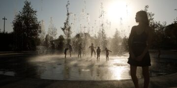 Καύσωνας διαρκείας: Στους 41 βαθμούς ο υδράργυρος – Οι πιο δύσκολες ημέρες και οι περιοχές που θα επηρεαστούν - ertnews.gr