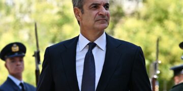 Μητσοτάκης στη κηδεία του Γιάννη Βαρβιτσιώτη: Ο τελευταίος εκπρόσωπος σχολής πολιτικών που έβλεπαν την πολιτική ως προσφορά και ευθύνη