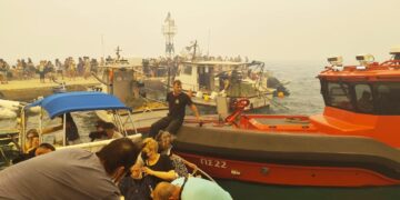Πώς έγινε η επιχείρηση διάσωσης πολιτών από το Πυροσβεστικό Σώμα στην πυρκαγιά στην Αττικοβοιωτία