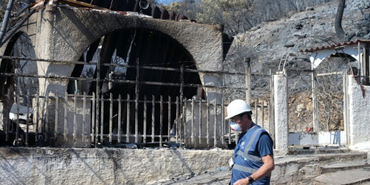 Σαλαμίνα: Από αμέλεια πιθανότατα η πυρκαγιά στα Περιστέρια - Ενδείξεις εμπρησμού για τη δεύτερη εστία στα Σελίνια - ertnews.gr