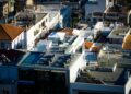 Ακίνητα: Τι αλλάζει για χιλιάδες ιδιοκτήτες η άρση κατασχέσεων με μερική εξόφληση του χρέους