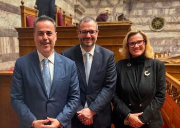 Νέο Ειδικό Χωροταξικό Πλαίσιο για τις ΑΠΕ: Αυστηροί κανόνες χωροθέτησης και ισχυρότερη προστασία περιβάλλοντος και τοπικών κοινωνιών