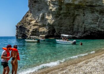 «Τουρισμός για Όλους 2026-2027»: Λήγει σήμερα η προθεσμία για τις αιτήσεις – Ποιοι μπορούν να λάβουν την επιδότηση
