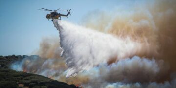 «Κόκκινος» συναγερμός για τις πυρκαγιές την Παρασκευή: Ποιες περιοχές αφορά - Σε επιφυλακή οι Αρχές - ertnews.gr