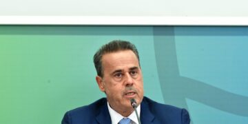 Παπασταύρου: Αναθεωρείται το θεσμικό πλαίσιο για τα ιδιωτικά δίκτυα μετά τις πυρκαγιές σε Βοιωτία και Ρέθυμνο - ertnews.gr