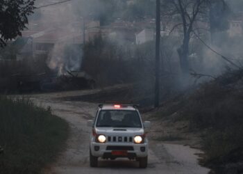 Βελτιωμένη η εικόνα της φωτιάς στη Σίβηρη Χαλκιδικής: «Μάχη» για τυχόν αναζωπυρώσεις - ertnews.gr