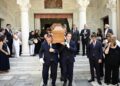 Συγγενείς, φίλοι και πολιτικοί αποχαιρέτησαν τον Στέφανο Μάνο στην Κηφισιά - ertnews.gr