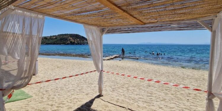 Αυστηρά πρόστιμα και εντατικοί έλεγχοι για καταπάτηση του αιγιαλού