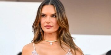 Αλεσάντρα Αμπρόσιο: Αρραβωνιάστηκε τον Μπακ Πάλμερ
