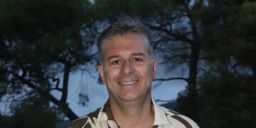 Αλέξανδρος Μπουρδούμης: Ήμουν «κόκκινο πανί» και για αριστερούς και για δεξιούς