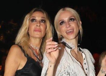 Σοφία Καρβέλα: Η Άννα Βίσση «εισέβαλε» σε βίντεό της
