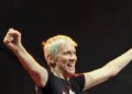 Άνι Λένοξ για Ντόλι Πάρτον: Ήταν τόσο επιβλητική που μπορούσε να γεμίσει 10 στάδια ποδοσφαίρου