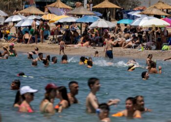 Παραλίες: Πάνω από 1.500 έλεγχοι σε όλη τη χώρα - Τρεις συλλήψεις και πέντε «λουκέτα» στη Χαλκιδική - ertnews.gr