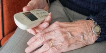 Τηλεφωνικές απάτες: Η ΕΛ.ΑΣ. προειδοποιεί για εξαπάτηση πολιτών με μίμηση φωνής μέσω AI