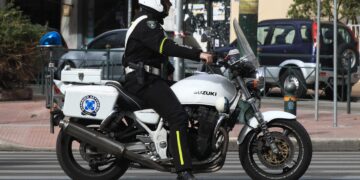 Φωτιά σε όχημα στη Λεωφόρο Αλεξάνδρας – Μποτιλιάρισμα στο ρεύμα προς Κηφισίας - ertnews.gr