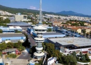 Οξύνεται η πολιτική αντιπαράθεση με το βλέμμα στη ΔΕΘ – Ακρίβεια και καθημερινότητα στο επίκεντρο