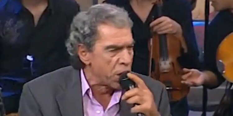 Πέθανε ο σπουδαίος λαϊκός τραγουδιστής Δημήτρης Ξανθάκης