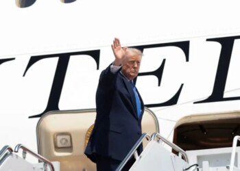 Τραμπ: Οι «3 σωματοφύλακες» που πήρε κατά την φυγάδευση από την Τουρκία και οι 2 υπουργοί που άφησε στο Air Force One