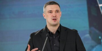 Ουκρανία: Σε εκλογές καλεί ο πρώην υπουργός Άμυνας, Μιχαΐλο Φέντοροφ - Οι δημοσκοπήσεις που δείχνουν «αβεβαιότητα» για Ζελένσκι