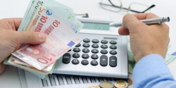Ο φόρος εισοδήματος «φούσκωσε» τα έσοδα του κρατικού προϋπολογισμού τον Ιούλιο – Ο φορο-λογαριασμός των επόμενων μηνών