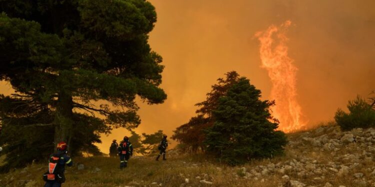 Τσίγκας στο ERTnews: Σε ύφεση η μεγάλη πυρκαγιά στη Δυτική Αττική – Κρίσιμο το επόμενο 24ωρο
