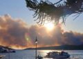 Πυρκαγιά στη Σκύρο: Ενισχύσεις από Αττική, Εύβοια και Θεσσαλία έφτασαν στο νησί – Δύσκολη μάχη στο μέτωπο προς το Πεύκο