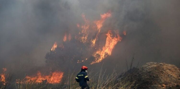 Σε κατάσταση Red Code σήμερα η Αττική και άλλες έξι περιφέρειες για εκδήλωση πυρκαγιάς – Επί ποδός οι Αρχές