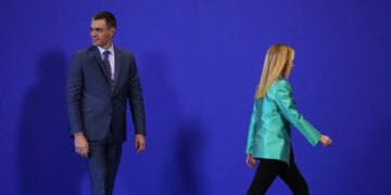 «Απασφάλισαν» Σάντσεθ και Μελόνι για τη Θέουτα - Η Ισπανία «απαντά» και αυτή με ελέγχους στα σύνορα με Ιταλία