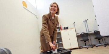 Ισλανδία: «Μπρα ντε φερ» το δημοψήφισμα για την επανέναρξη των συνομιλιών ένταξης στην ΕΕ - Ο φόβος για την ασφάλεια