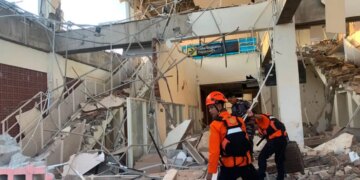 Ινδονησία: Έφτασαν τους 53 οι νεκροί από τον σεισμό - Σε κατάσταση έκτακτης ανάγκης η περιοχή