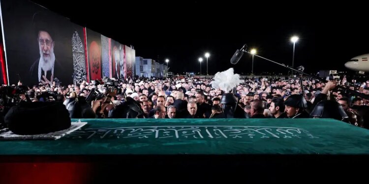 «Σύννεφα» στο Ιράν: «Πολύ δύσκολη η επικοινωνία τώρα» λέει ο Μασούντ Πεζεσκιάν για τον Μοτζτάμπα Χαμενεΐ