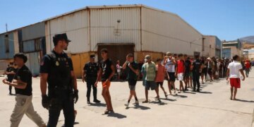 Ισπανία: Αγώνας για την ταυτοποίηση των νεκρών μεταναστών στη Θέουτα - Σχέδιο για μεταφορά ανηλίκων στην ηπειρωτική χώρα