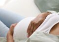 ΗΠΑ: Παρένθετη μητέρα αρνήθηκε να κάνει άμβλωση όταν το ζήτησαν οι βιολογικοί γονείς - «Πώς θα μπορούσα να ζήσω με τη συνείδησή μου;»
