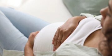 ΗΠΑ: Παρένθετη μητέρα αρνήθηκε να κάνει άμβλωση όταν το ζήτησαν οι βιολογικοί γονείς - «Πώς θα μπορούσα να ζήσω με τη συνείδησή μου;»