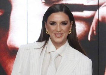 Ιουλία Καλλιμάνη: Σε μοναστήρι στη Σύμη με τον σύντροφό της