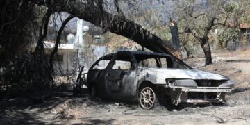 Πολιτική αντιπαράθεση για τη διαχείριση των πυρκαγιών και τα μέτρα στήριξης των πληγέντων - ertnews.gr