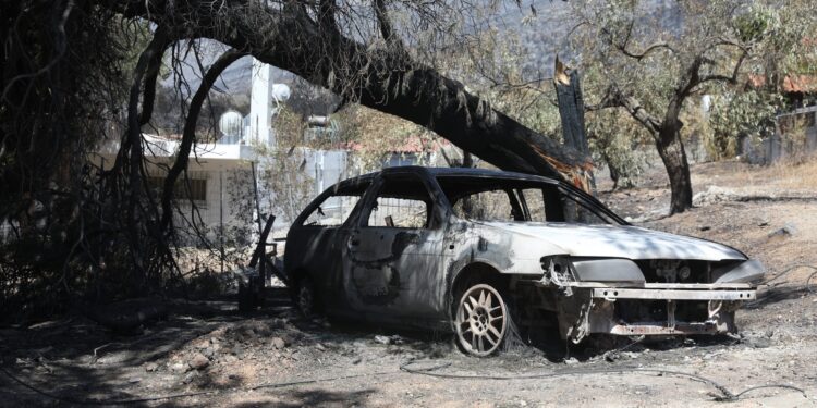 Πολιτική αντιπαράθεση για τη διαχείριση των πυρκαγιών και τα μέτρα στήριξης των πληγέντων - ertnews.gr