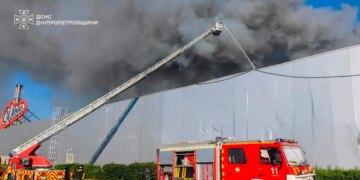 Ουκρανία: Φονικό διπλό ρωσικό χτύπημα σε εμπορικό κέντρο – 16 νεκροί, δύο παιδιά μεταξύ των αγνοουμένων